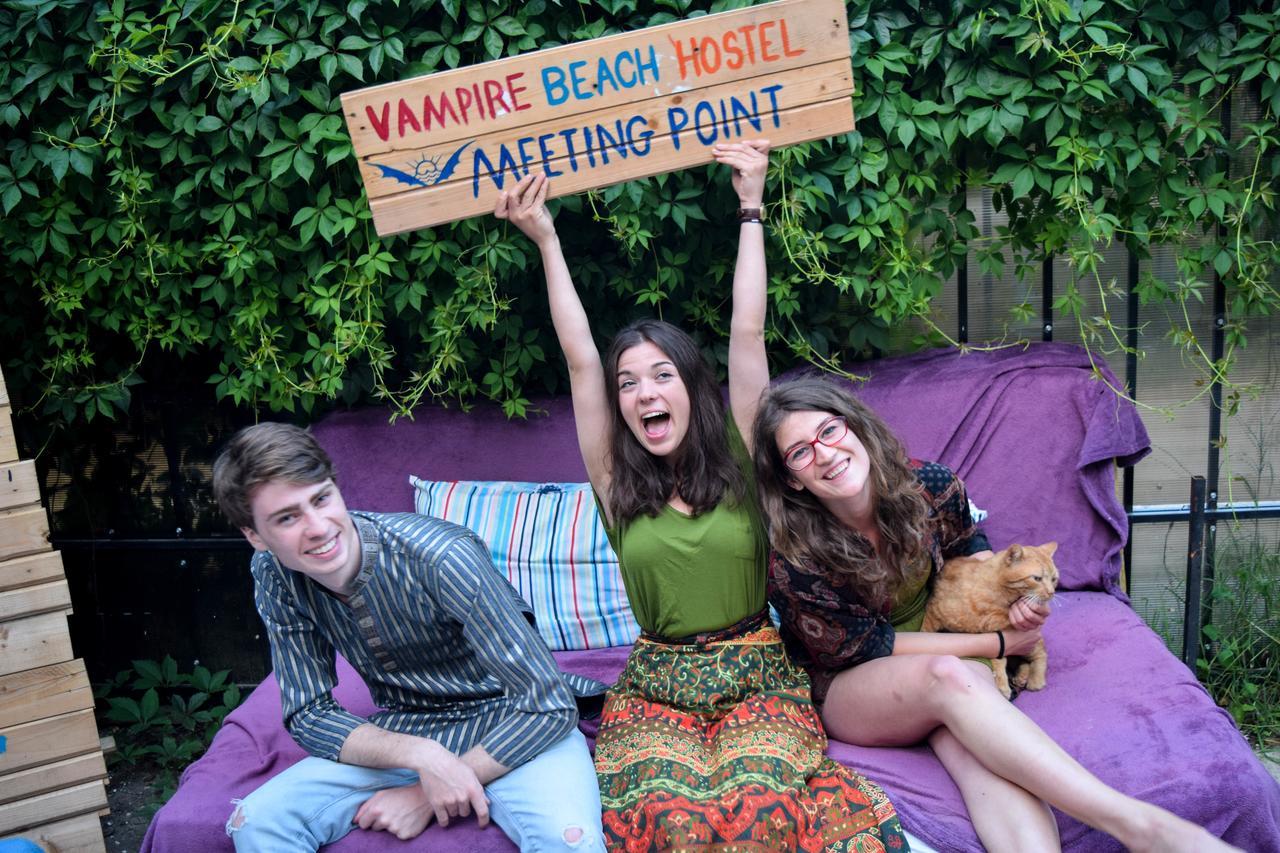 Vampire Beach Hostel Vama Veche Exterior photo