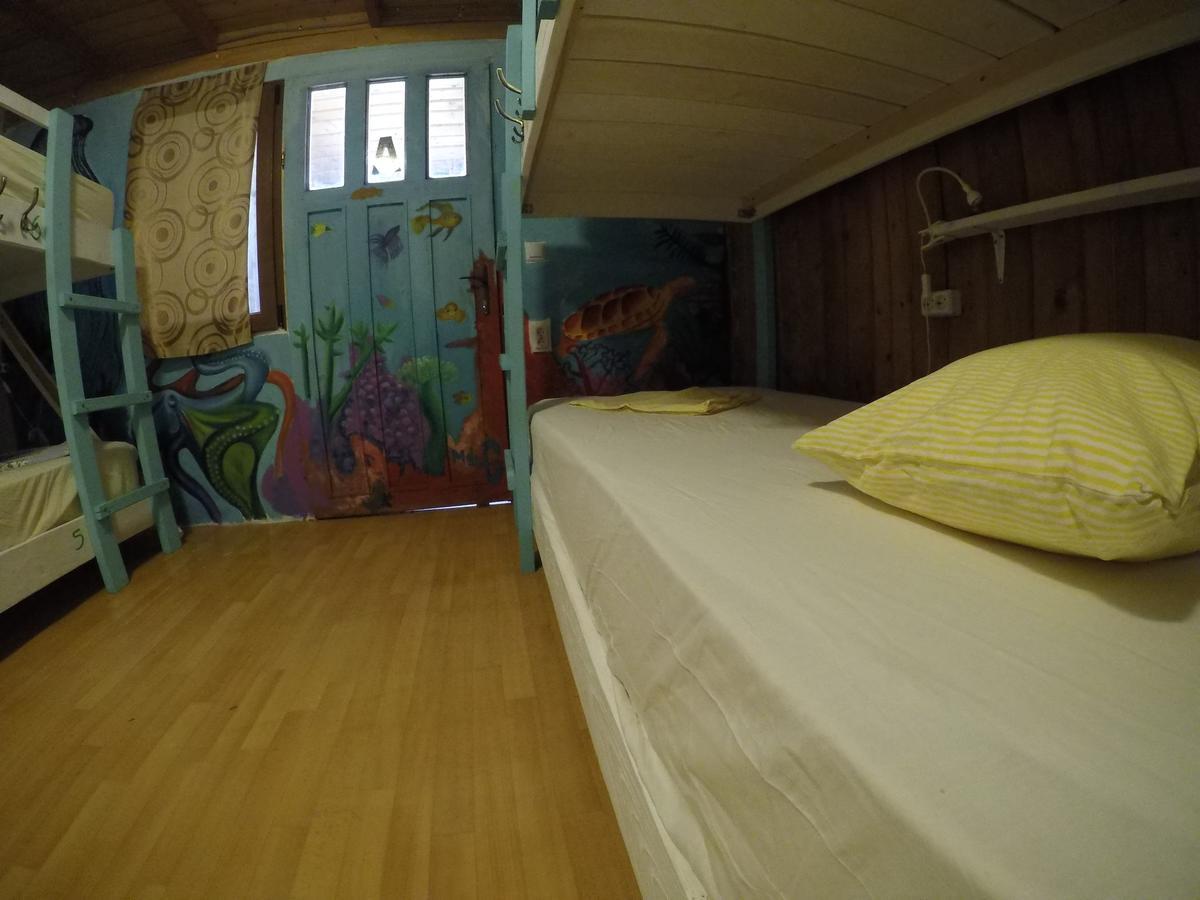Vampire Beach Hostel Vama Veche Exterior photo